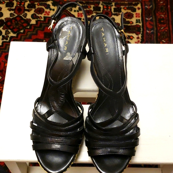 🥳 4/$20 Tahari Wedges